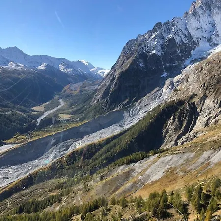 Апартаменты Altido Lovely Verrand Flat Next To Courmayeur